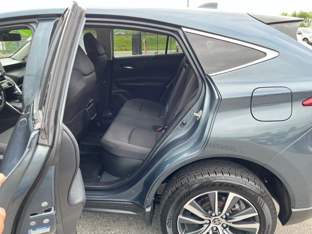 Used 2022 Toyota Venza LE AWD/4WD image 27