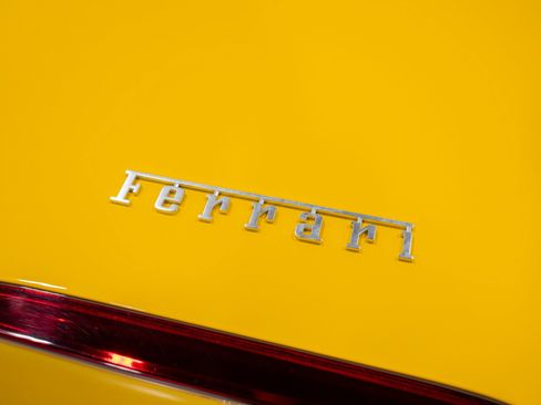 Used 2023 Ferrari Portofino M RWD image 32