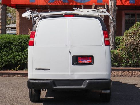 Used 2014 Chevrolet Express 2500 image 7