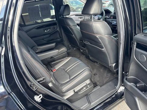 Used 2025 Honda Pilot TrailSport image 88