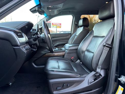 Used 2019 Chevrolet Suburban LT image 9