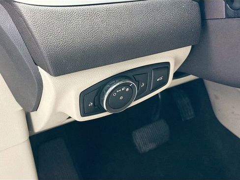 Used 2019 Lincoln MKC Premiere image 13