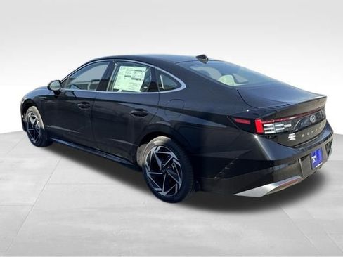 New 2026 Hyundai Sonata SEL FWD image 3