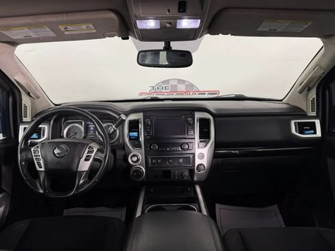 Used 2017 Nissan Titan SV AWD/4WD image 11