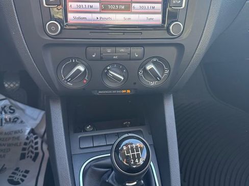 Used 2013 Volkswagen Jetta TDI image 12