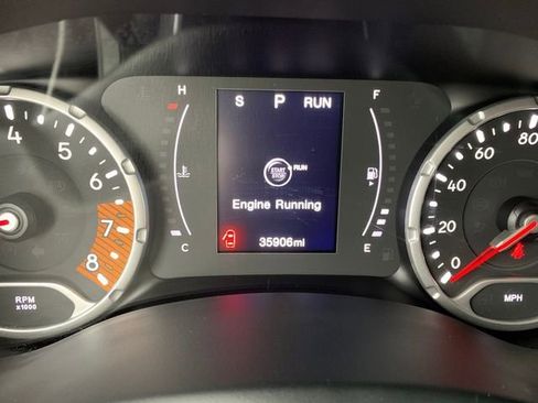 Used 2020 Jeep Renegade Latitude w/ Cold Weather Group image 25