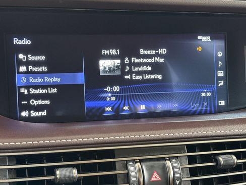 Used 2018 Lexus LS 500 w/ Accessory Package (Z2) RWD image 23