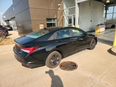Used 2023 Hyundai Elantra Blue image 6