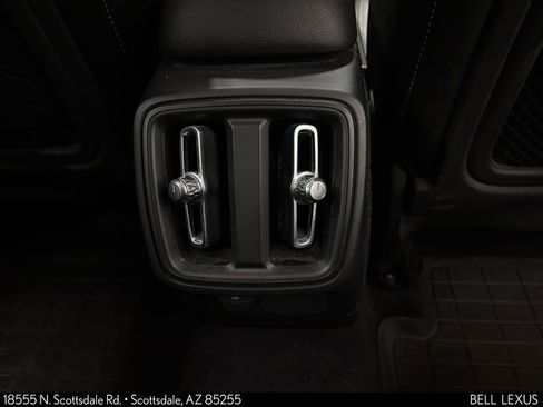 Used 2019 Volvo XC40 T4 Momentum FWD image 26