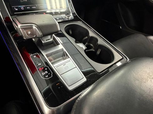 Used 2020 Audi Q8 Prestige w/ Prestige Package image 45