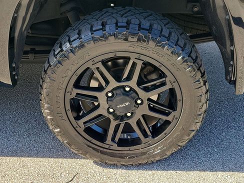 Used 2019 Toyota Tundra Platinum image 5