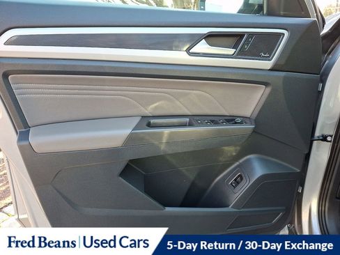 Certified 2022 Volkswagen Atlas SEL Premium image 14
