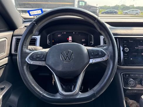 Used 2020 Volkswagen Atlas Cross Sport SEL R-Line AWD/4WD image 34