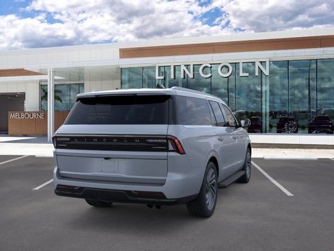 New 2026 Lincoln Navigator L Premier AWD/4WD image 8