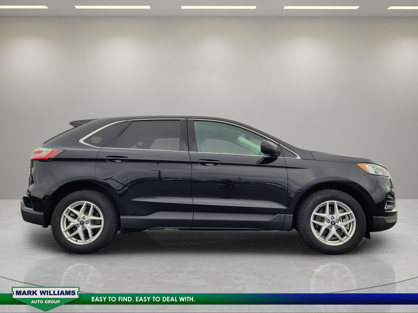 Used 2021 Ford Edge SEL w/ Convenience Package AWD/4WD image 2