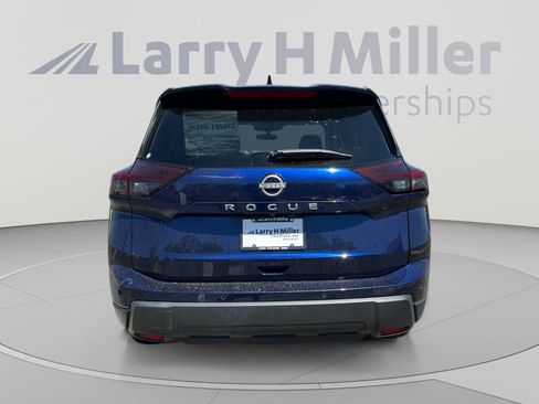 Used 2025 Nissan Rogue SV FWD image 4