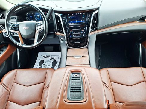 Used 2020 Cadillac Escalade Luxury AWD/4WD image 9