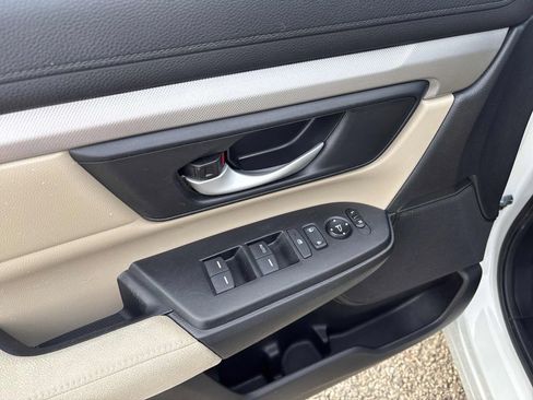 Used 2017 Honda CR-V LX image 10