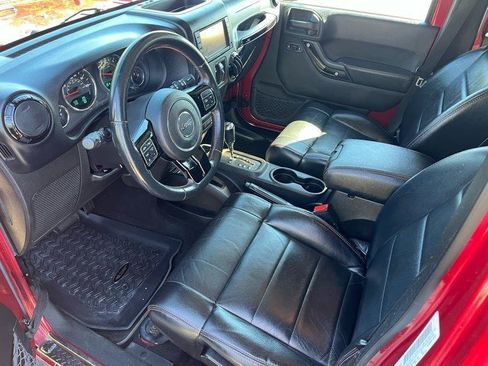 Used 2012 Jeep Wrangler Unlimited Sahara AWD/4WD image 16