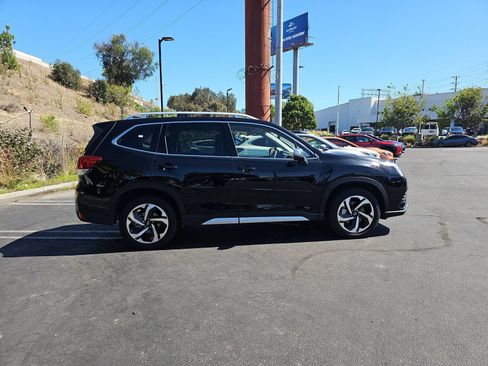 Used 2023 Subaru Forester Touring AWD/4WD image 8