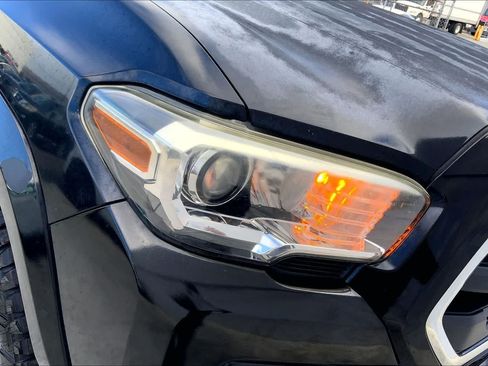 Used 2016 Toyota Tacoma SR5 RWD image 30