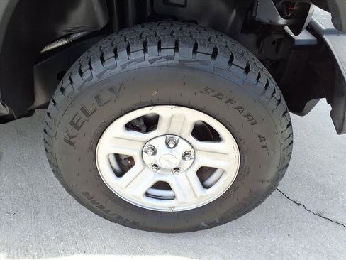 Used 2017 Jeep Wrangler Unlimited Sport image 7