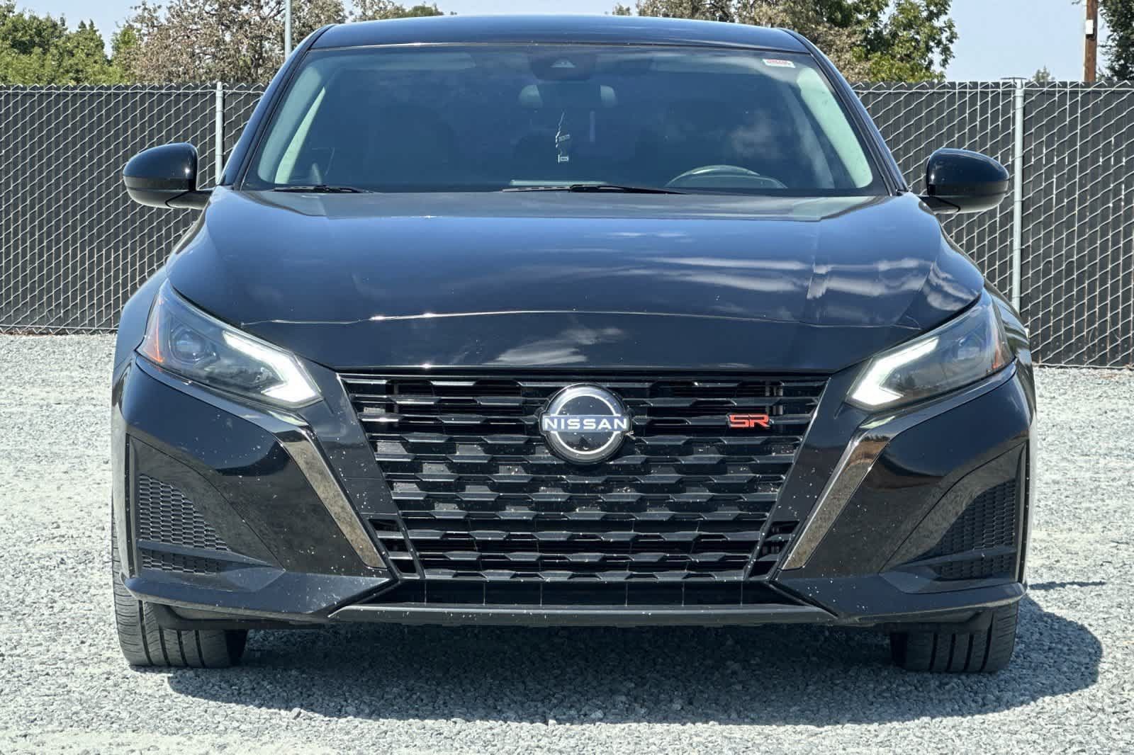 Used 2023 Nissan Altima 2.5 SR FWD image 11