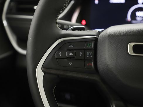 Used 2023 Jeep Grand Cherokee Limited w/ Black Appearance Package image 26