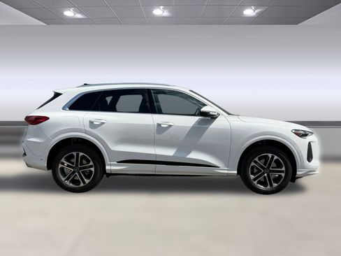 Certified 2025 Audi Q5 Premium w/ Convenience Package AWD/4WD image 7