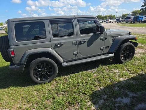 Used 2022 Jeep Wrangler Unlimited Sahara AWD/4WD image 20