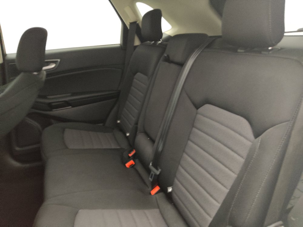 Used 2021 Ford Edge SE FWD image 18