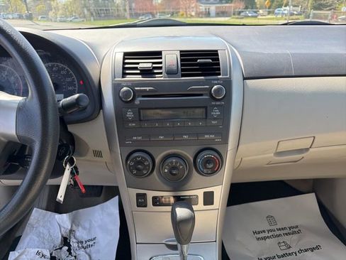 Used 2011 Toyota Corolla LE FWD image 17