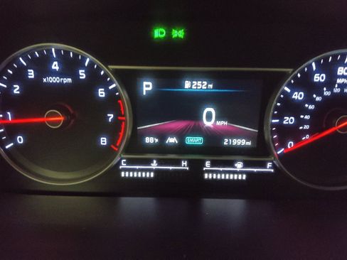 Used 2023 Kia Sorento LX FWD image 23