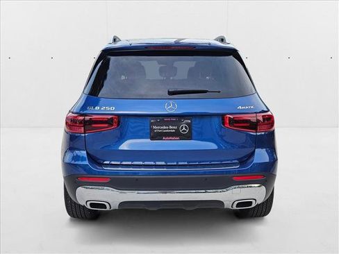 New 2026 Mercedes-Benz GLB 250 4MATIC image 8