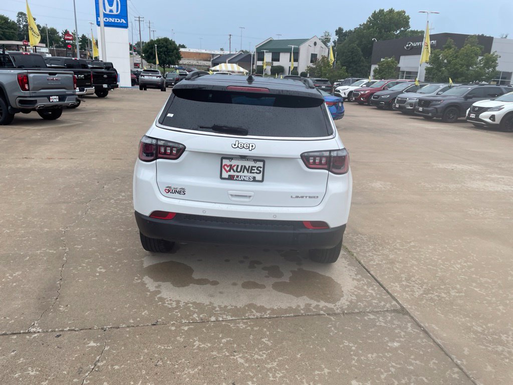 Used 2025 Jeep Compass Limited AWD/4WD image 9