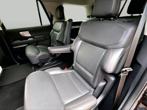 Used 2025 Ford Expedition Active RWD image 21