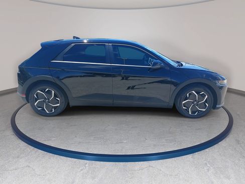 Used 2024 Hyundai Ioniq 5 SE RWD image 4