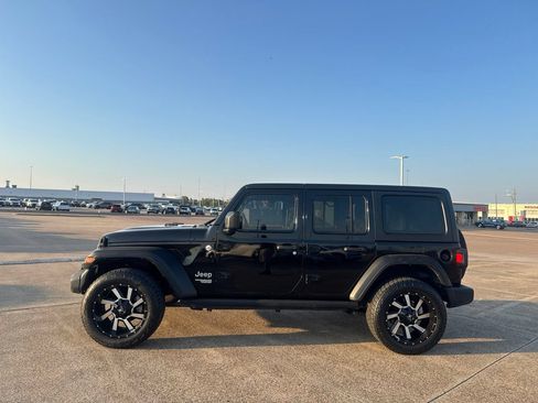 Used 2019 Jeep Wrangler Unlimited Sport S AWD/4WD image 9