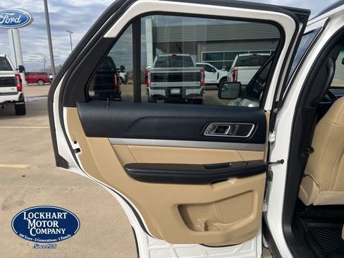 Used 2016 Ford Explorer XLT w/ Equipment Group 202A image 14