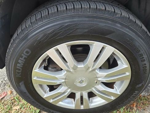 Used 2012 Cadillac SRX Luxury image 4