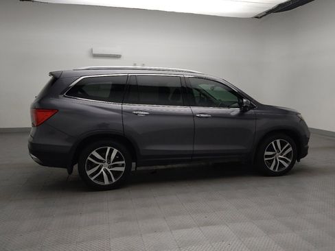 Used 2017 Honda Pilot Touring image 10