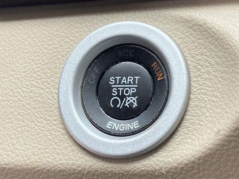 Used 2016 RAM 1500 Laramie w/ Convenience Group image 18