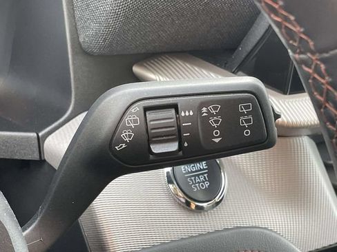 Used 2025 Ford Explorer Active AWD/4WD image 22