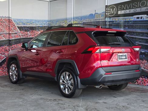 Used 2023 Toyota RAV4 XLE Premium image 6