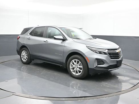 Used 2023 Chevrolet Equinox LT w/ Driver Convenience Package image 7