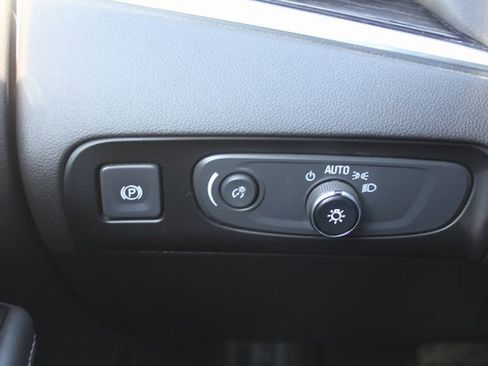 Used 2020 Buick Enclave Avenir w/ Avenir Technology Package image 29