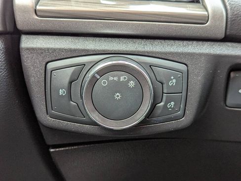 Used 2017 Ford Fusion SE w/ Fusion SE Technology Package AWD/4WD image 27