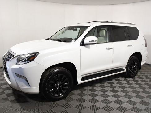 Used 2021 Lexus GX 460 Premium w/ Premium Package image 2