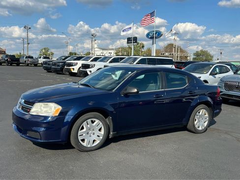 Used 2013 Dodge Avenger SE image 2