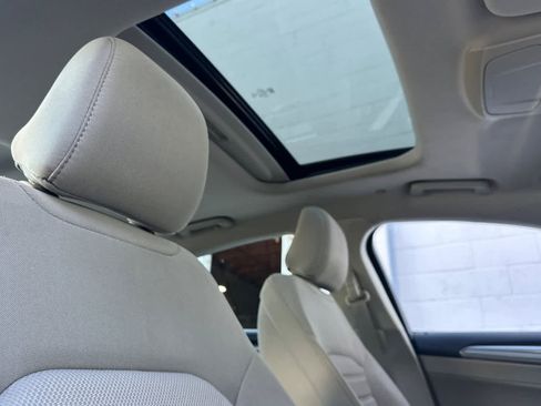 Used 2020 Ford Fusion SE image 17